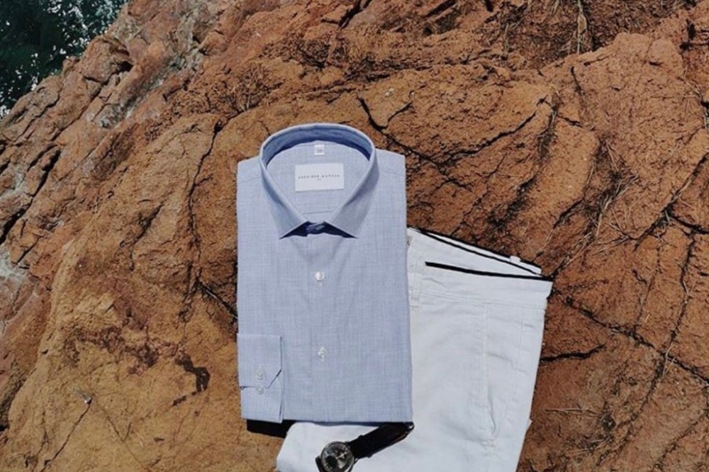 GIVE A SHIRT FOR MEN AS A CHRISTMAS GIFT
